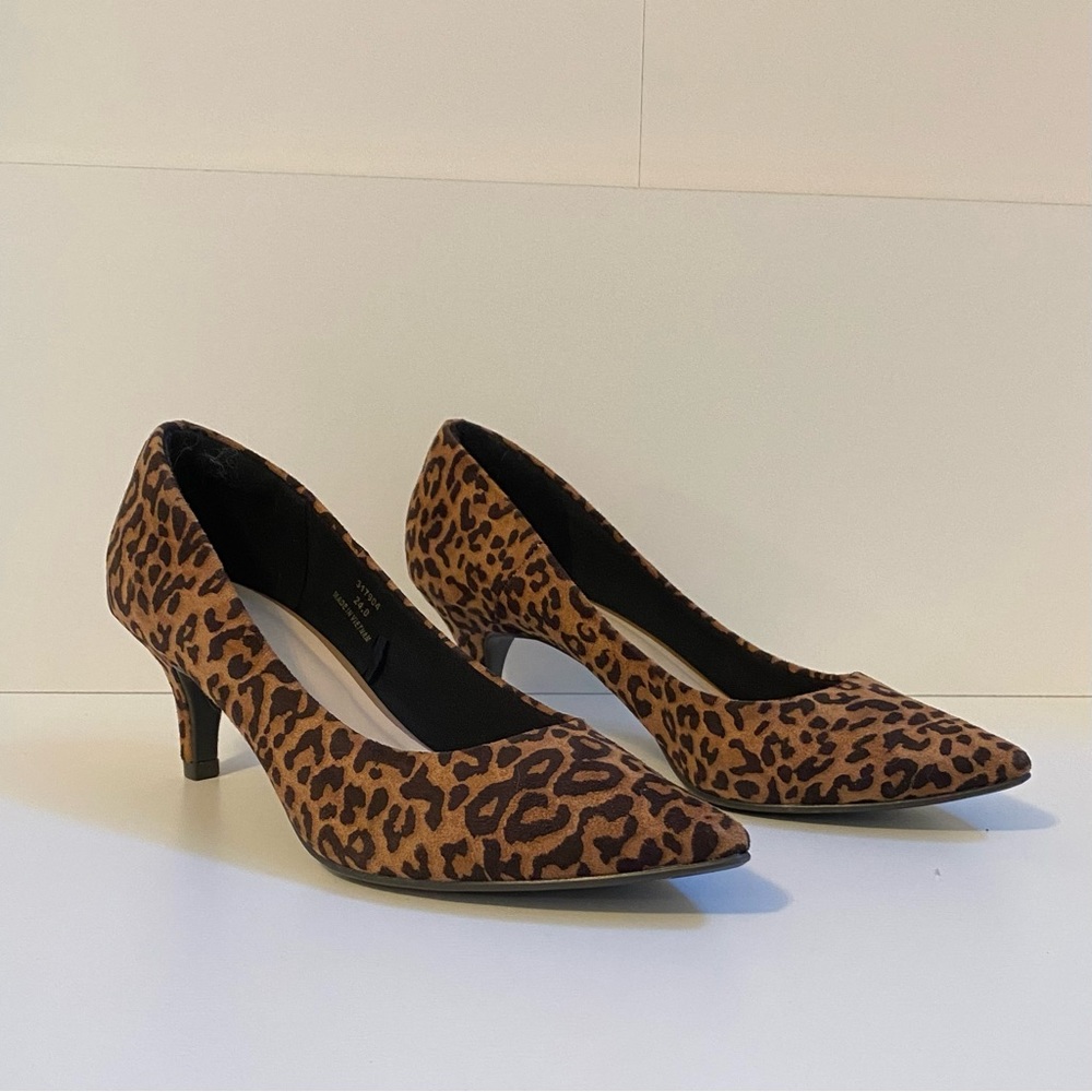 Leopard print low heel